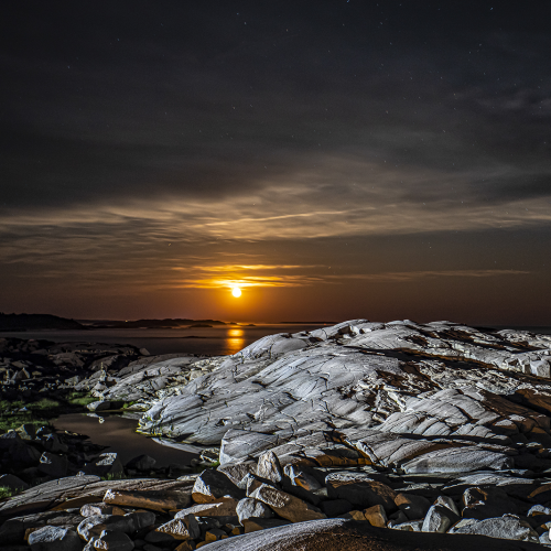 Moon rise at Peggy's Cove